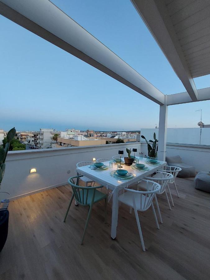 Sky Garden Locazione Turistica Apartment Полиняно а Маре Екстериор снимка