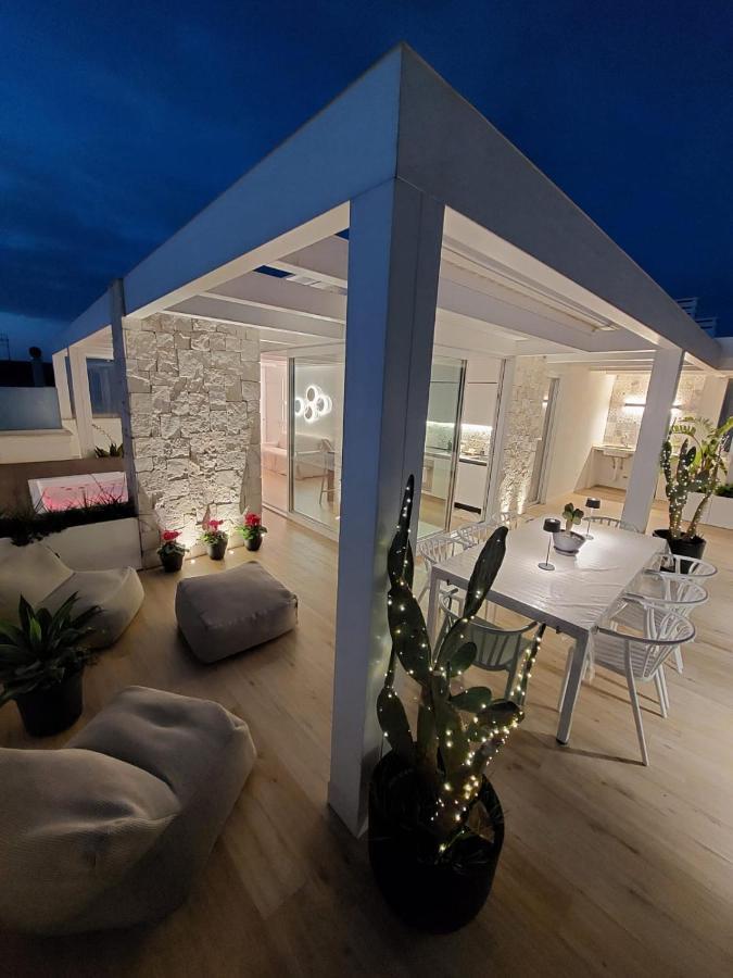 Sky Garden Locazione Turistica Apartment Полиняно а Маре Екстериор снимка
