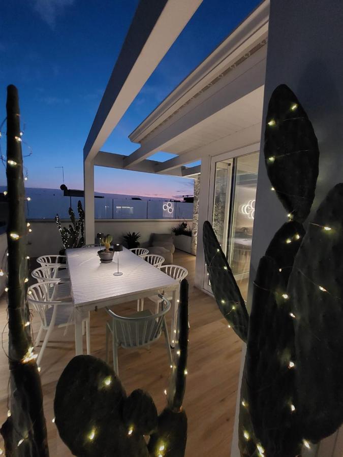 Sky Garden Locazione Turistica Apartment Полиняно а Маре Екстериор снимка