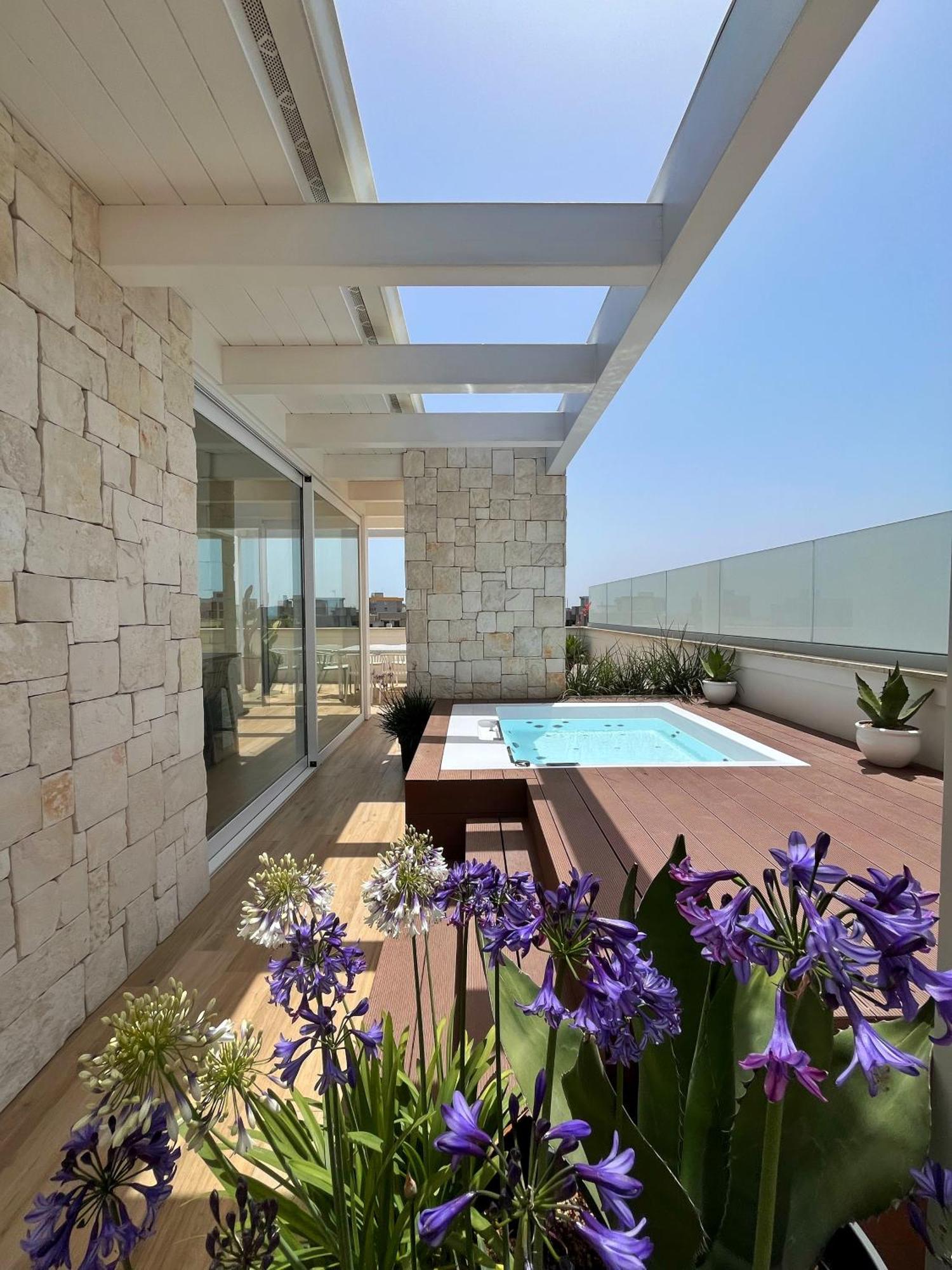 Sky Garden Locazione Turistica Apartment Полиняно а Маре Екстериор снимка